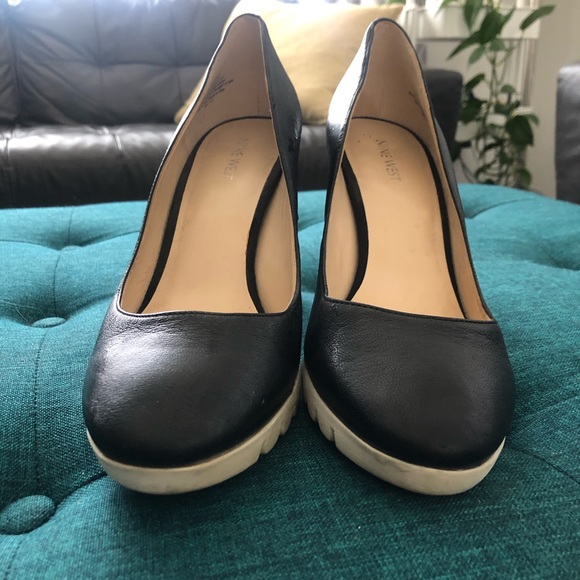 Lightly used off black (super dark navy) platform heels - Picture 3 of 4